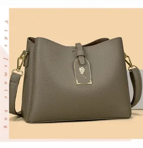 Elegant women leather shoulder crossbody bag, stylish underarm bag for daily commuting use.