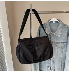 Sac à bandoulière en nylon noir grande capacité sac crossbody décontracté pour usage quotidien