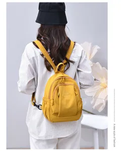 Zaino casual giallo elegante da donna, pratico zainetto alla moda quotidiana con tasche multiple.