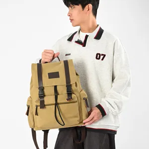 Lässiger khakifarbener Segeltuch-Rucksack für Herren, Vintage-Reiserucksack mit Lederschnallen.