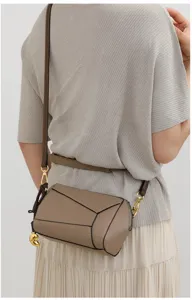 Taupefarbene geometrische Puzzle Umhängetasche, schicke Damen Schultertasche mit gold.