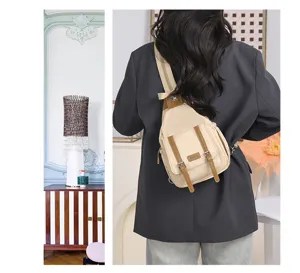 Damen Nylon Sling Rucksack retro Freizeit Crossbody Brusttasche Detailansicht in Beige neu
