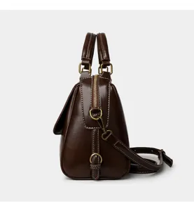 Borsa a mano da donna in pelle PU marrone vista laterale elegante borsa a tracolla retrò