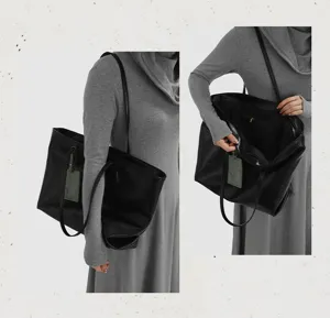 Large capacity soft leather tote bag for women, ideal for daily commute, stylish shoulder bag.