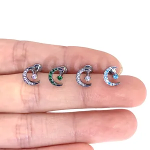Titan Mond Labret Stecker Detailansicht, mehrfarbiger Strass geschwungener Piercing Schmuck Nahaufnahme.