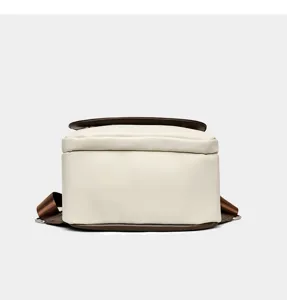 Detailansicht des stilvollen Damen Rucksacks mit Kontrastfarbe, perfekter Freizeitbegleiter.