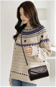 PU leather crossbody bag for women, retro small square shoulder bag for daily commute.