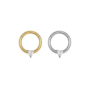 Anillo de piercing de titanio F136 con circonita y cristal triangular para labio o nariz.