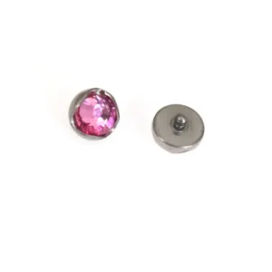 F136 Titan Labret Lippenpiercing mit rosa Zirkonia Stein, gewellte Einfassung Piercing Top.