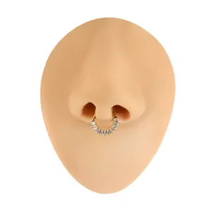 F136 Titan goldene Septum Nasenring 8mm Kristall Körper Piercing Schmuck Detail Ansicht