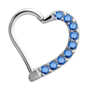 Anillo de piercing cartílago corazón de acero inoxidable con diamantes de imitación azules.