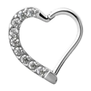 Anillo de piercing de corazón de acero inoxidable con circonita cúbica brillante.