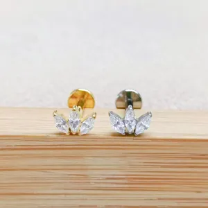 Titan Labret Stecker mit Markisenkristall-Cluster-Design, perfekt für Körperpiercings.