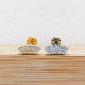 Piercing labret in titanio con doppia fila di zirconi lucidi, ideale per il vostro orecchio.