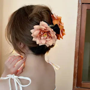Chic dried rose flower hair claw clip for sweet daily hairstyles and elegant updos.