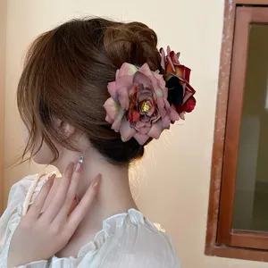 Sweet vintage rose hair claw clip for women girls, elegant floral hair accessory daily styling.