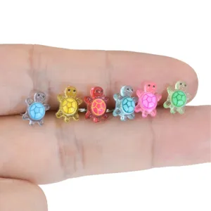 Bijou de piercing de langue en acier inoxydable motif tortue mignonne en résine colorée.
