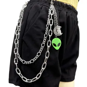 Catena da pantaloni in metallo multistrato hip-hop con luna gufo e ciondolo alieno verde.