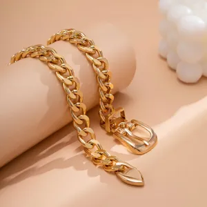 Gold chunky chain necklace detail view, elegant minimalist retro style fashion accessory