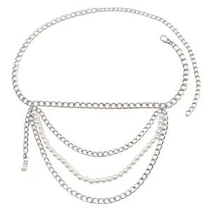 Details der mehrschichtigen silbernen Metallkette und Kunstperlen Taillenkette.