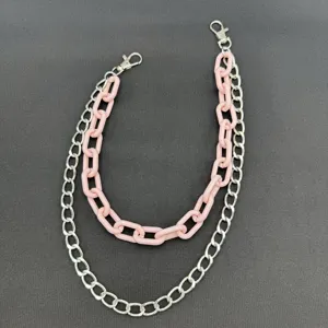 Rosa Acryl und silberne Metall Mehrschicht Kette Hip-Hop Hose Taille Zubehör Detailansicht.
