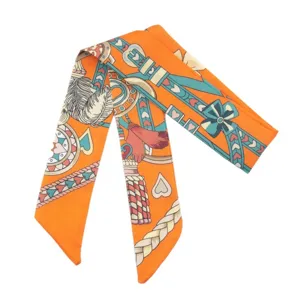 Elegantes orangefarbenes Seidentuch Twilly mit Kette und Federn, vielseitiges Taschenband.