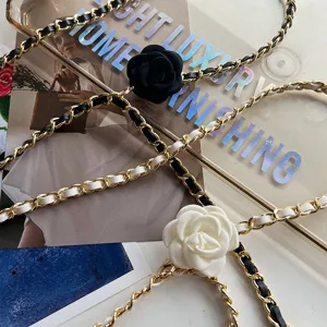 Elegante Kamelien Taillenkette für Damen, Metallkette Ledergürtel Kleid Accessoire.