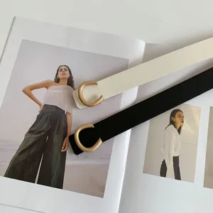 Ceinture fine femme boucle métal C minimaliste en cuir PU élégante couleur noir et blanc chic