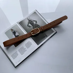 Ceinture en cuir marron classique pour femmes avec boucle dorée élégante style quotidien