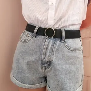 Classic O-ring canvas belt for women and men, casual minimalist waist belt for daily wear.
