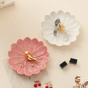 Keramik Blatt Schmuckschale mit goldenem Vogel, dekorativer Schlüsselhalter für den Schreibtisch.