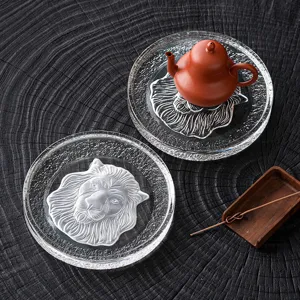 Kristallglas Teekannenmatte mit Löwenrelief, elegante Tee Tasse Untersetzer Halter Basis.