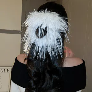 Clip per artigli di capelli con nappina in piuma bianca da donna, elegante accessorio per capelli.