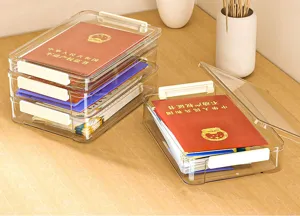 Scatola di immagazzinaggio trasparente in plastica per certificati e passaporti, impilabile.