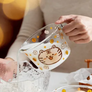 Cute little tiger glass measuring cup, high temperature resistant milk cup for kitchen baking.