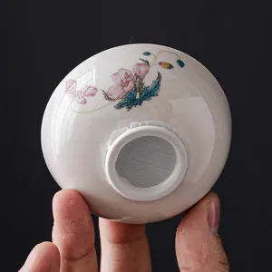 Chinese keramische theezeef met mooi klaproos patroon, perfecte theefilter voor losse thee.