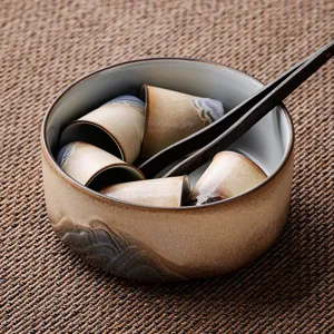 Grote keramische thee wasbak met kopjes en tang, geglazuurde Kung Fu theeset hoofdafbeelding.