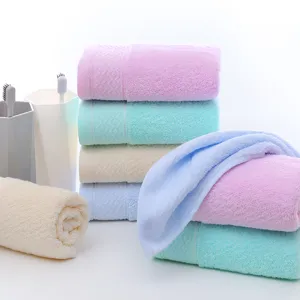 Weiches reine Baumwolle einfarbig Handtuch Set, bequeme minimalistische Bad Handtücher.