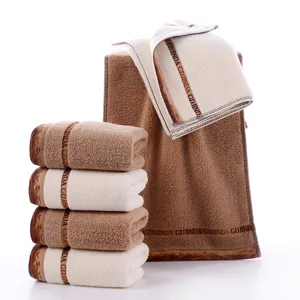 Reines Baumwoll-Handtuch-Set, weiche und saugfähige braune und beige Gesichtstücher neu.