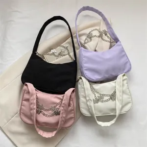 Bolso de hombro hobo minimalista de tendencia con bonita cadena de mariposa para mujer.