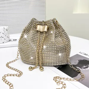 Sac Seau Strass Mode Femme Luxe Cristal Sac Bandoulière Chaîne Métallique Cordon Poignée Chic Quotidien
