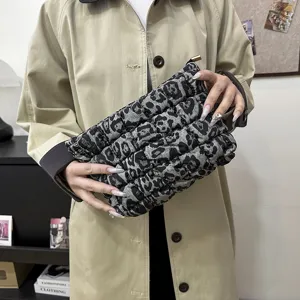 Stijlvolle gewatteerde nylon tote tas met luipaardprint casual puffer handtas
