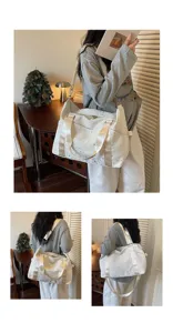 Large capacity travel duffel bag with star print, stylish casual shoulder bag for daily use.