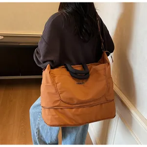 Large capacity travel duffel bag with shoulder strap, stylish brown casual luggage bag for women
