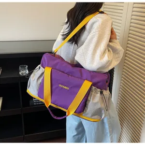 Large capacity travel gym bag for women, lightweight duffel bag with dry wet separation.