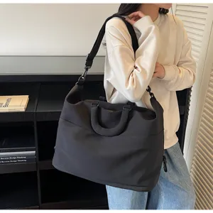 Large capacity shoulder travel bag for women, lightweight commuter bag for short trips and fitness.