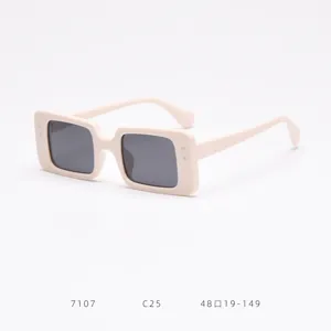 Stylish square TR polarized sunglasses for women and men, chic retro UV400 eyewear for daily street fashion.