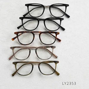 Vue detaillee des montures de lunettes retro 2353, design vintage elegante pour tous.