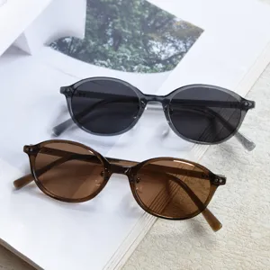Retro small oval TR90 polarized sunglasses for men and women, stylish street snap sun glasses.