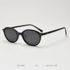 Black oval TR90 polarized sunglasses for men and women, vintage retro street style eyewear.